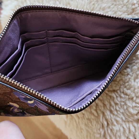Gorgeous NWOT Coach Purple Floral & Signature Khaki Leather Wristlet/Wallet π - Picture 9 of 16